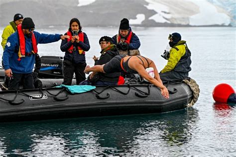 أول سبّاحة تجتاز 2 5 كيلومتر في القطب الجنوبي نداء الوطن