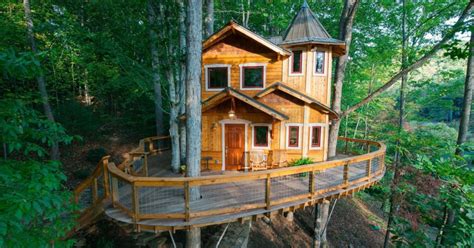 This Treehouse Castle Getaway Can Be Your Next Vacation Hip2behome