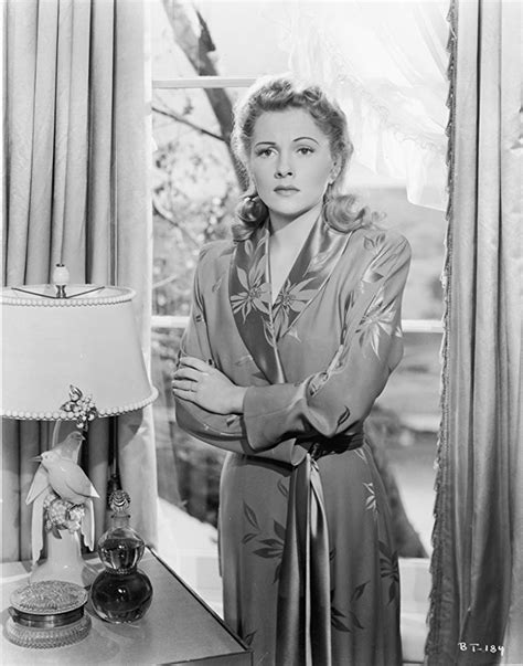 Joan Fontaine In Suspicion Hollywood Photo Hollywood Old Hollywood