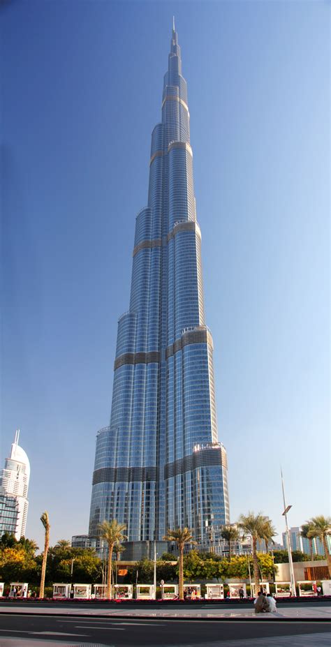Burj Khalifa Dubai Tallest Building In The World 16 Pic Awesome