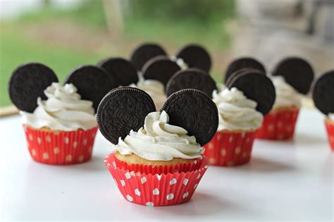 Easy Mickey Mouse Cupcakes Carolina Charm
