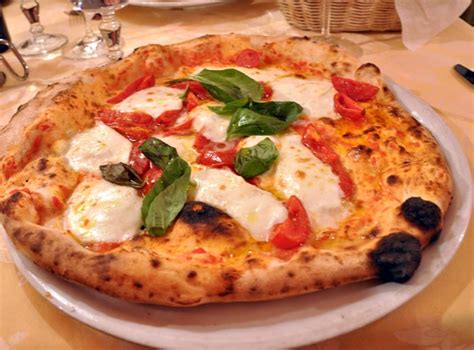 Did you know pizza was invented in naples? Restaurants in Naples, Italy - wired2theworld
