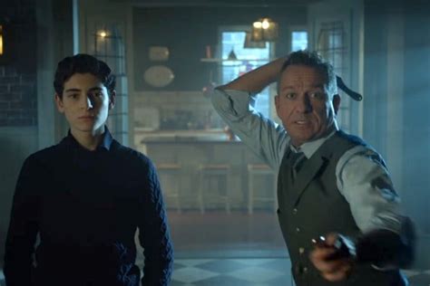 Gotham Alfred Talks Cats And Knives With Bruce Wayne In New Clip