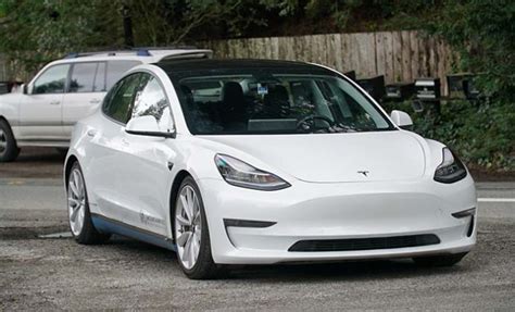 Tesla Presenta El Model 3 Dual Motor Movilidad Eléctrica