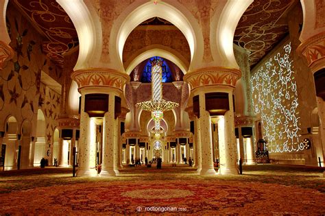 Sheikh Zayed Grand Mosque Photos Interior Chandelier Calligraphy