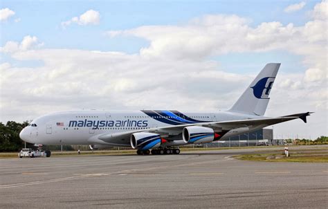 Malaysia airlines is the main carrier of malaysia, operating out of kuala lumpur international airport and kota kinabalu international airport. CORREIO DO SERIDO: Avião da Malaysia Airlines caiu no mar ...