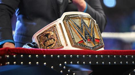 backstage news on new women s wwe title saying undisputed on it tjr wrestling