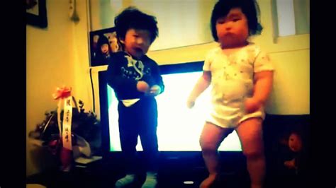 Funny Baby Dancing What A Dance By A Chubby Korean Baby Youtube
