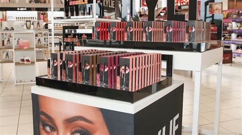 Kylie Jenner Lipstick At Ulta Famous Person