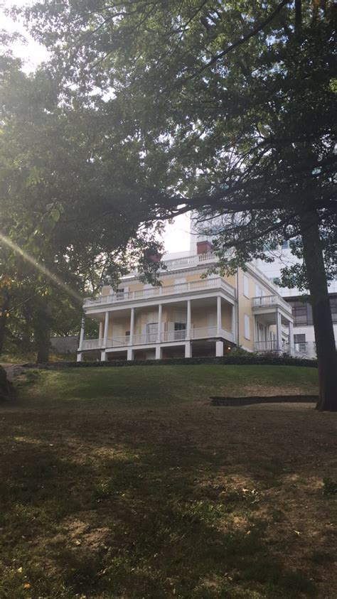 Geniet van een romantische omgeving met een groot aantal voorzieningen die speciaal zijn ontworpen voor reizigers zoals jij. Alexander Hamilton's Home in Harlem : nyc