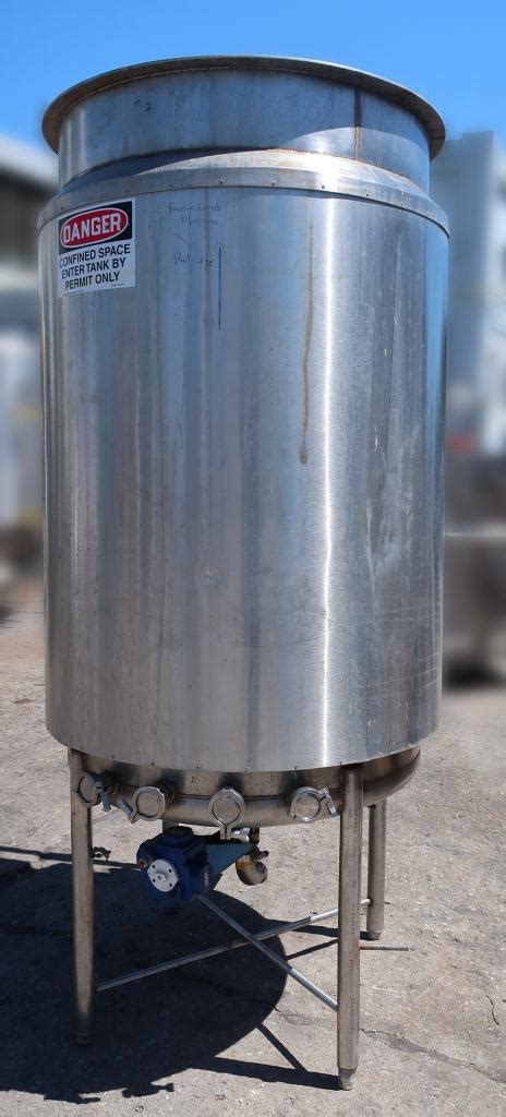 Used 250 Gallon Stainless Steel Vertical Tank For Sale