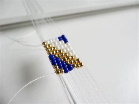 54 muster & vorlagen für die bewerbung. Anleitung: Perlenarmband weben | Perlenarmband, Armband ...