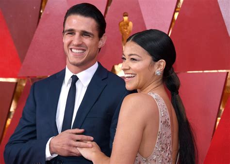 gina rodriguez engaged to actor she met on set of jane the virgin