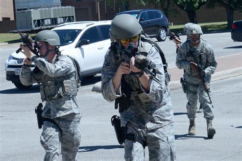 Basic Swat Course Brings Defenders And Local Police Together Joint
