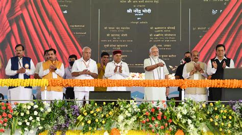 Pm Lays Foundation Stone And Dedicates Various Projects To The Nation