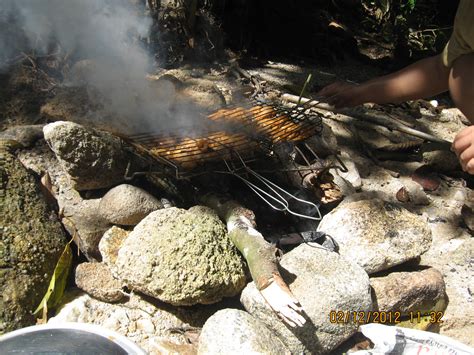 Lalu bakar ayam guna kuali ajaib.curah sekali dengan kuah2nya.bakar hingga masak dn kering kuah. relakslah sekejap : cuit apa yang patut: RESEPI MUDAH BBQ ...