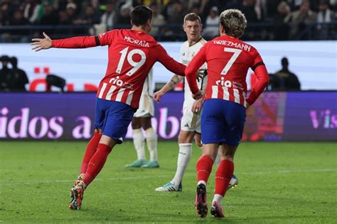 Kijk Wat Een Spektakel Real Naar Finale Supercopa Na Bloedstollende Derby Tegen Atlético Met