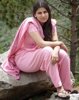 Sexy Photos Of Aunties In Tight Shalwar Kameez