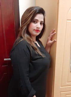 Ayesha Busty Milf Indian Escort In Dubai