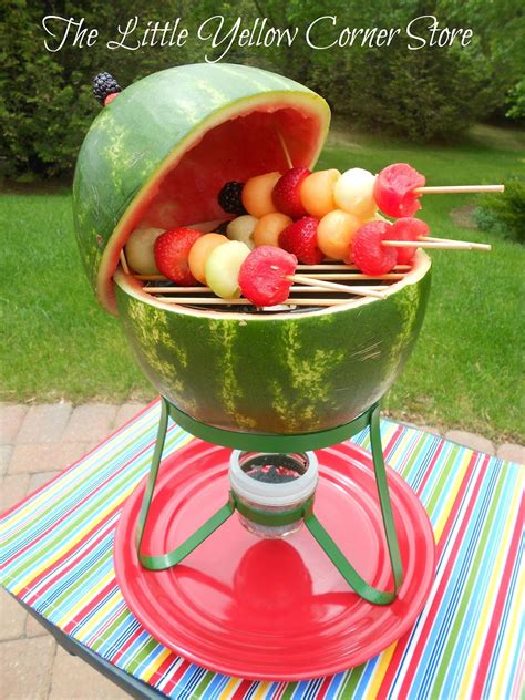 Apr 18, 2015 · bring your picnic basket to the local botanical garden and enjoy what's in bloom while you dine on favorite foods. The Little Yellow Corner Store: Backyards BBQs and Picnics
