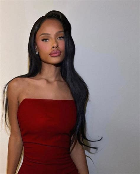 Vinetria Chubbs In 2023 Women African American Models Red Dress