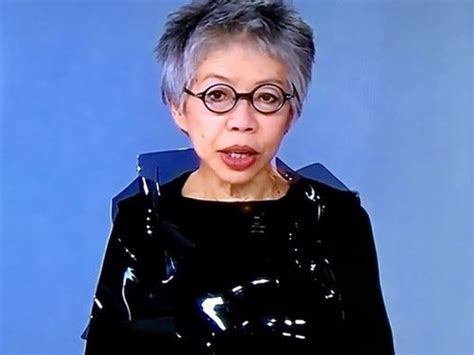 lee lin chin exits as sbs newsreader in typical style the australian