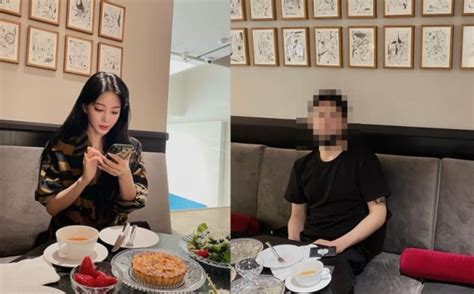 She made her acting debut in the sitcom nonstop 4 (2003), and has since played leading roles in television dramas such as couple or trouble (2006), tazza (2008). 남자친구 깜짝 공개 열애도 한예슬스럽게 종합 | 텐아시아