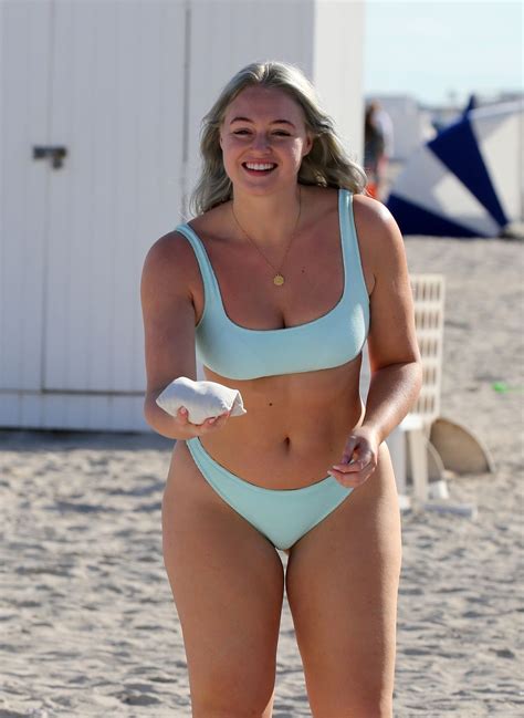 Iskra Lawrence In Pastel Bikini On The Beach In Miami 01282019