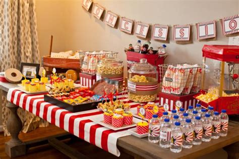 Decoration cirque circus party decorations circus carnival party circus theme party carnival birthday parties birthday party themes balloon check out these 16 awesome movie night party supplies now! Kara's Party Ideas Vintage Movie Themed Birthday Party via ...