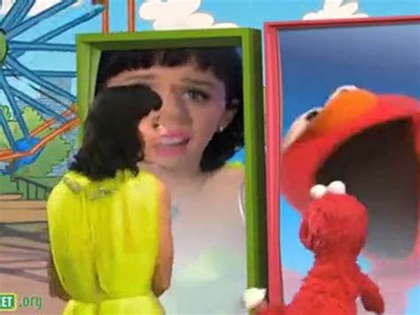 Elmo Gets Hot N Cold With Katy Perry Vídeo Dailymotion