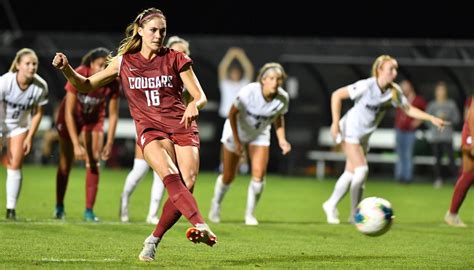 Stanford Transfer Averie Collins Leads Washington State Into Second