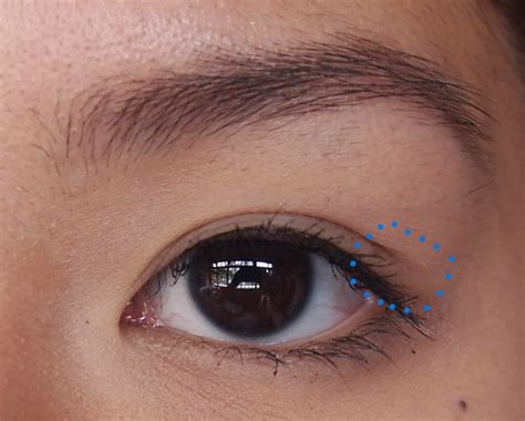 It is worn mostly by women, but also by some men and children. Kymm | Beauty. Lifestyle. Travel.: Winged Eyeliner Tutorial for Asians! (double eyelids)