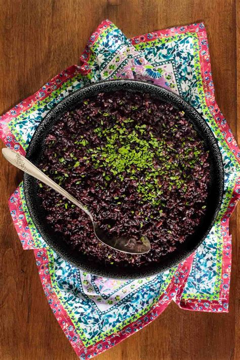 Bring it to a boil and then carefully add. How to Cook Black Rice | Recipe | Cooking black rice ...