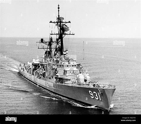 Uss Forrest Sherman Dd 931 Underway Circa The 1970s Official Us