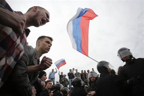 Across Russia Protesters Heed Navalnys Anti Kremlin Rallying Cry