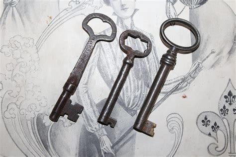 3 Antique Skeleton Keys