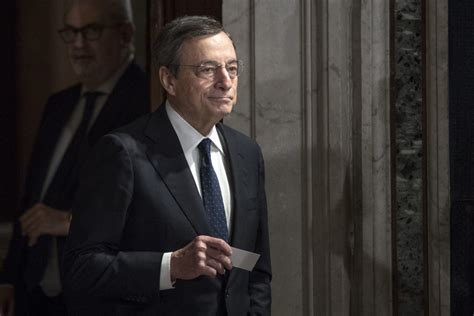 Governo draghi, dalla lista dei ministri alla fiducia: Mario Draghi riposa pensando al Quirinale - Lettera43