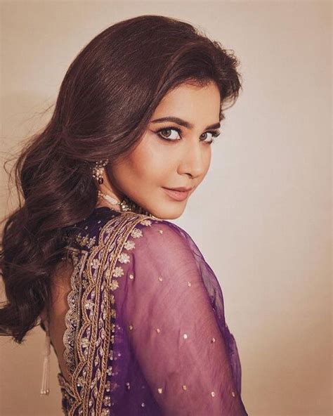bollywood actress raashii khanna latest photos in lehenga choli raashii khanna photo