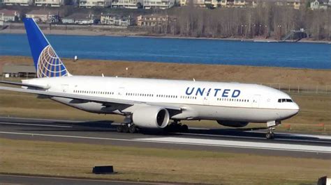 Rare United Airlines Boeing 777 200 N772ua Start Up Taxi And