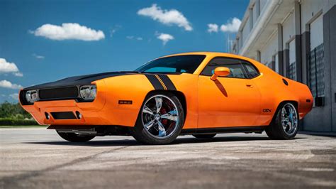 Auction This 2010 Dodge Challenger Rt Has A 1971 Plymouth Gtx Body