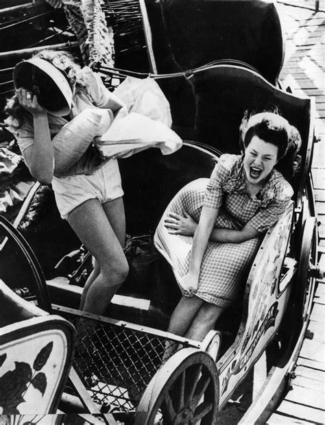 The Chicest Vintage Roller Coaster Snaps Of All Time Funny Vintage Photos Photography Poses