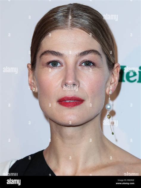 Rosamund Pike Hi Res Stock Photography And Images Alamy