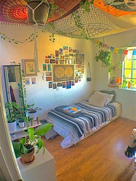 We feature as stylish kids rooms from famous designers as from different people around the world. - pinterest ; ⭒ 𝑒𝑠𝑡𝑟𝑒𝑙𝑙𝑎 ⭒ in 2020 | Indie room decor ...