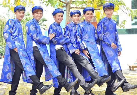 A Guide To Traditional Mens Fashion In Vietnam