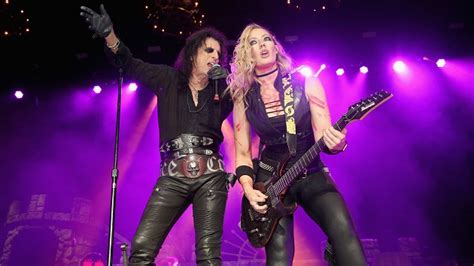 Nita Strauss Rejoining Alice Coopers Band For Tour Fm