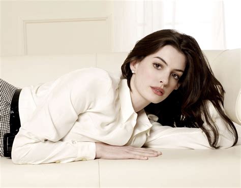 Anne Hathaway Wallpaper And Background Image 1500x1171