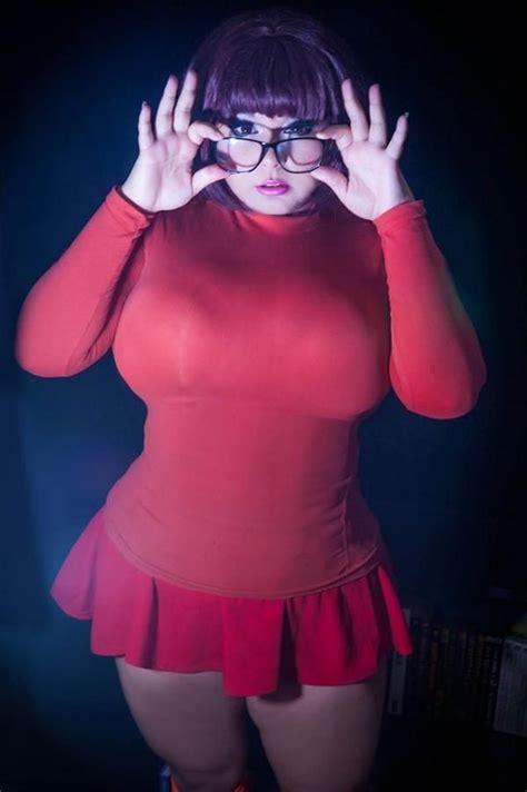 23 Pictures Of Girls Dressing Up As Velma From Scooby Doo In 2022 Velma Cosplay Sexy Cosplay