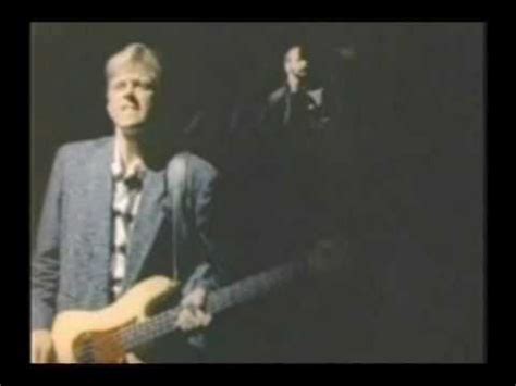 All peter cetera lyrics sorted by popularity, with video and meanings. Peter Cetera Chicago Hard Habit To Break mp4 SAPO Vídeos | Music memories, Music lyrics