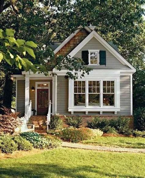 From clean whites and pleasing neutrals to cool blues and vibrant reds, exterior paint colors are your home's calling card to the world. 45 best exterior paint colors for your ranch house 26 ...