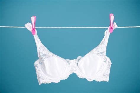 How You Put On Your Bra In The Morning Can Tell A Lot About Your